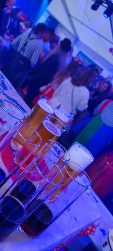 Weiberfastnacht Much 2026